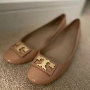 Tory Burch Gigi patent nude